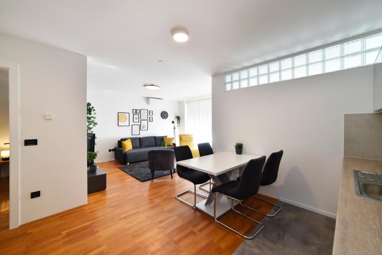 Lavir Apartment With Parking Zagreb Exterior foto