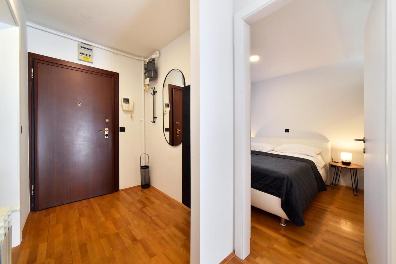 Lavir Apartment With Parking Zagreb Exterior foto