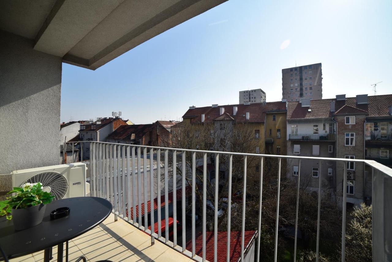 Lavir Apartment With Parking Zagreb Exterior foto